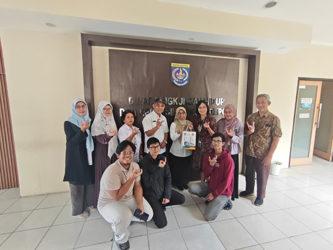Suasana kunjungan tim PKM di DLHK Kota Depok